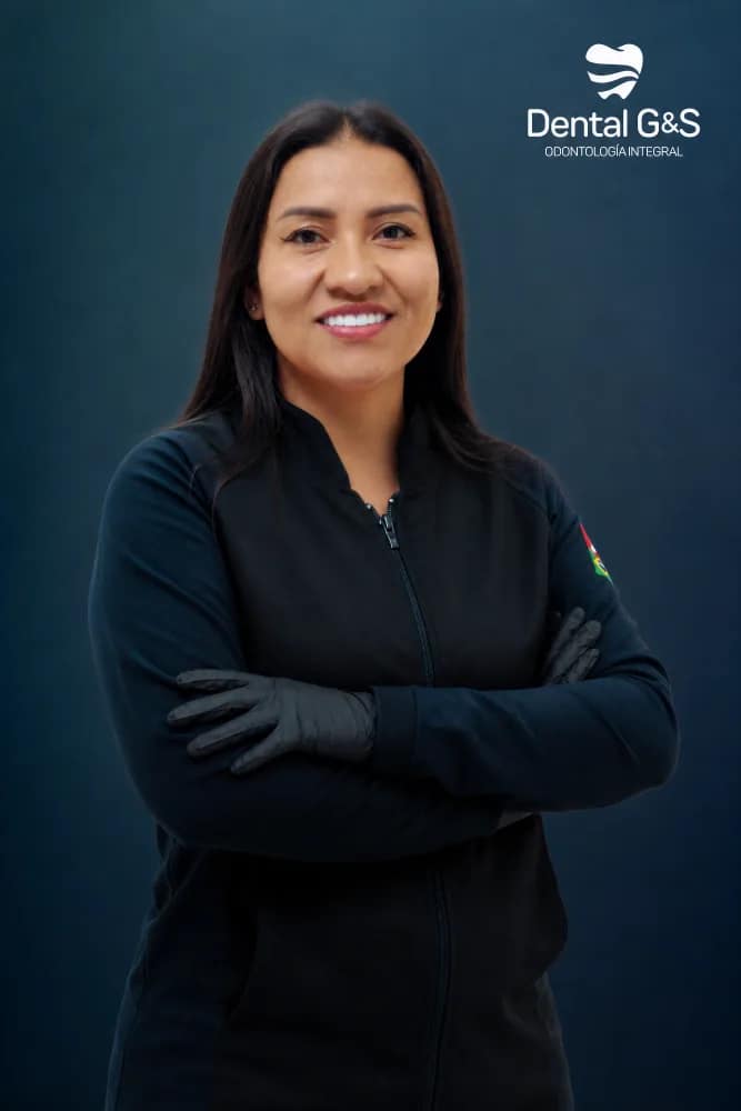 Dra. Steysi, odontóloga integral de Clínica Dental G&S.